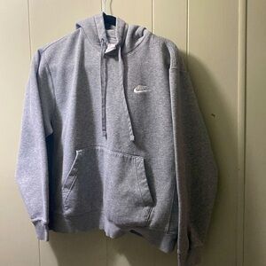 Women’s Nike hoodie, size medium. Only worn a couple of times.